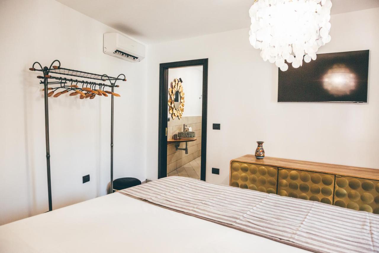 Bed and Breakfast Eksotika Oliveri Exterior foto