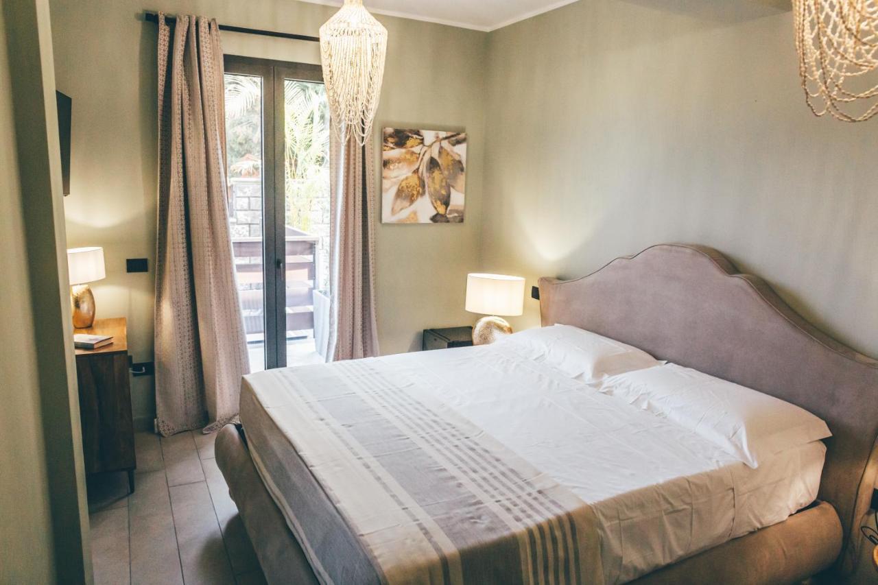 Bed and Breakfast Eksotika Oliveri Exterior foto