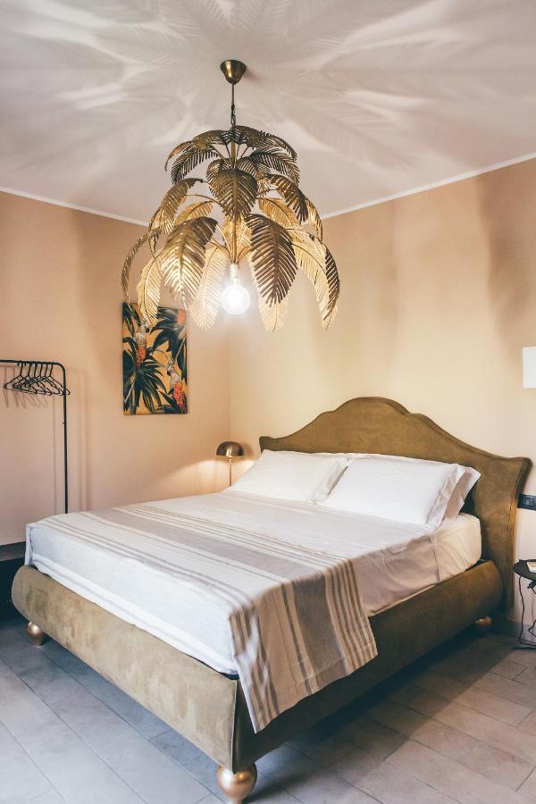 Bed and Breakfast Eksotika Oliveri Exterior foto