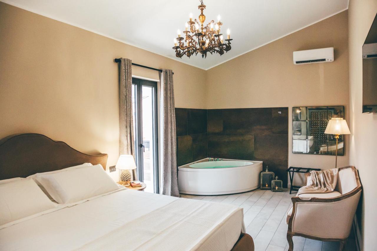 Bed and Breakfast Eksotika Oliveri Exterior foto