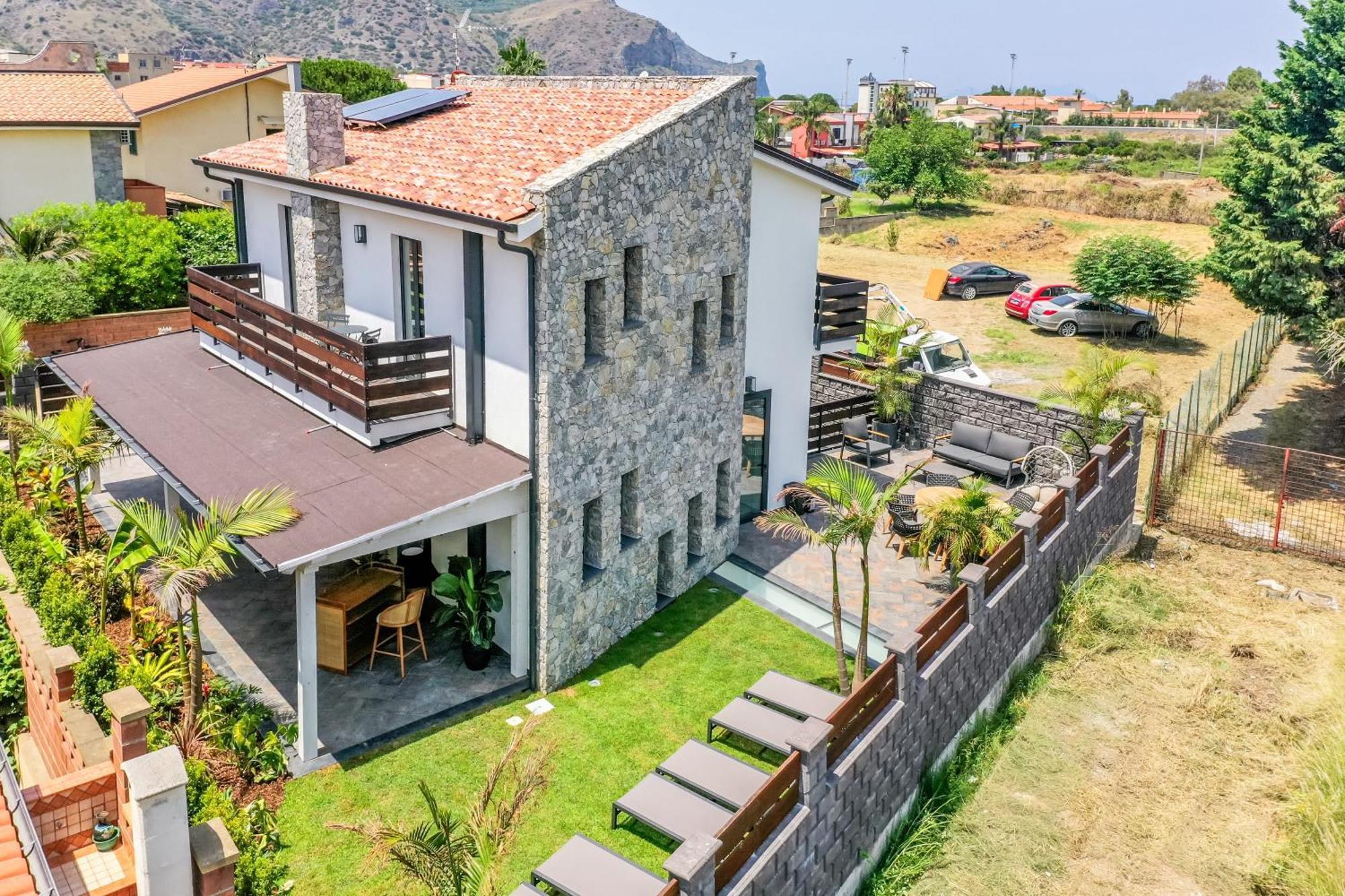 Bed and Breakfast Eksotika Oliveri Exterior foto